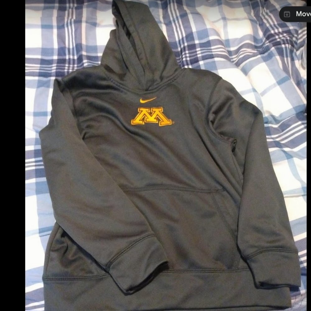 Boys Gray, Yellow Nike Therma Fit Sweathshirt Size Large 18